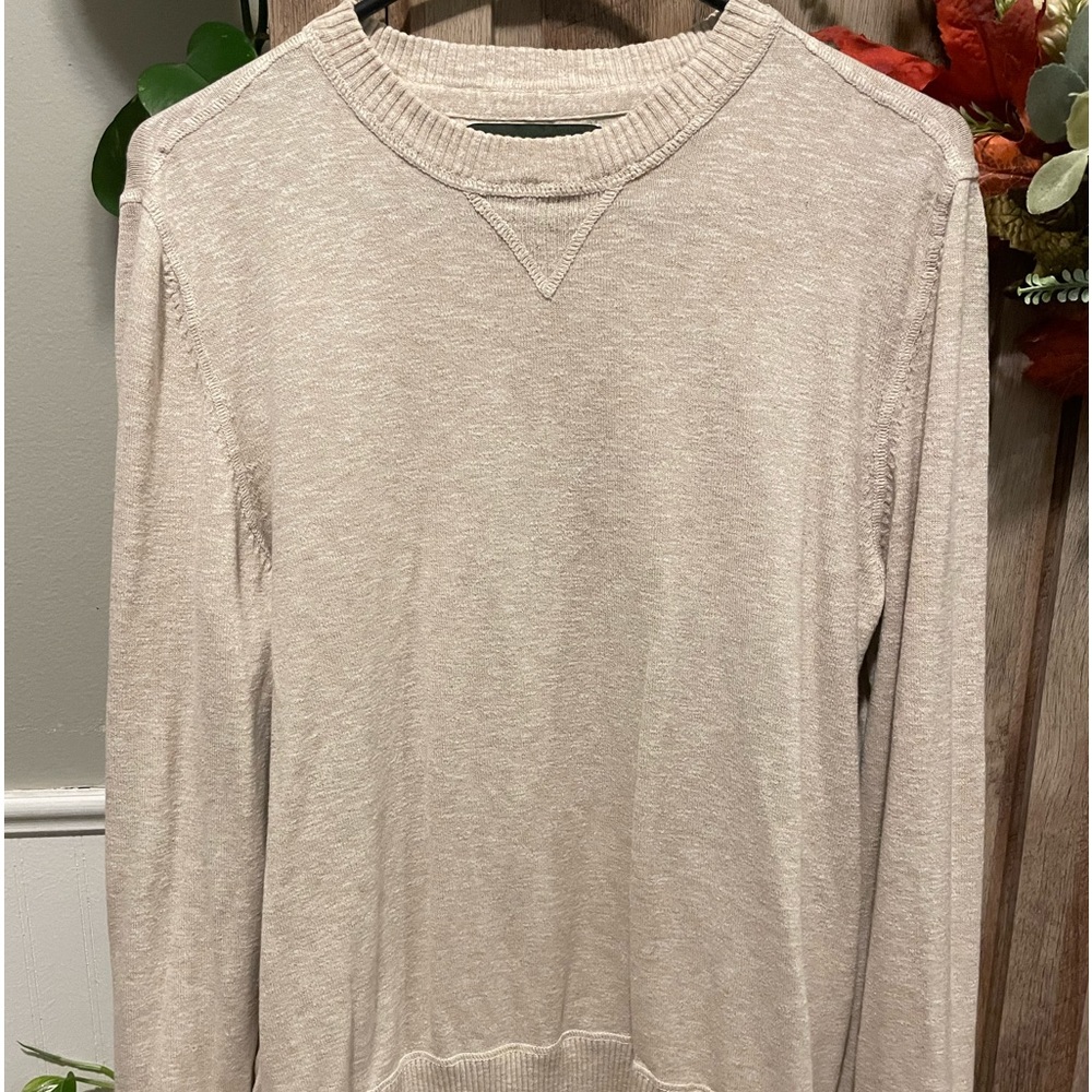 Eddie Bauer women’s shirt. Size medium. Beige.